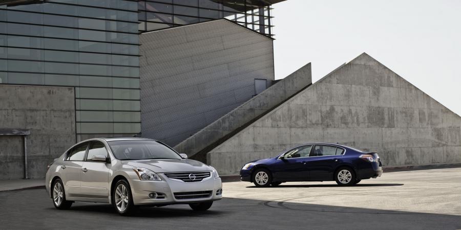  Nissan Altima 2010 года  (фото 8 из 53)